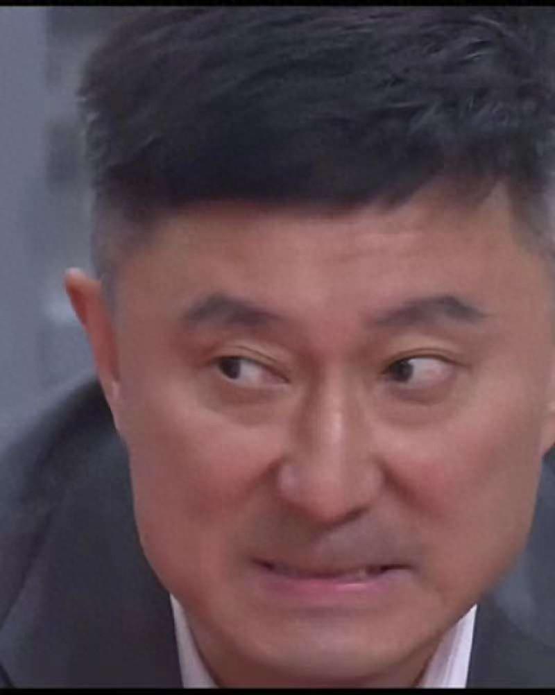 立博体育登录入口-愧对600万！3分9中1+空篮不中，不如新人，球迷：请给家政打替补